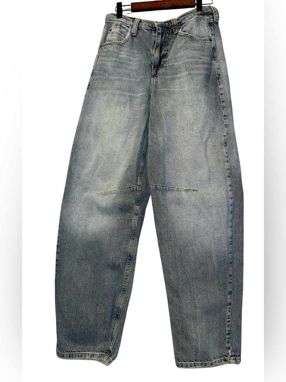 BDG Women’s Barrel Jeans in a Smokey Washed Tan Blue Jeans Size 26